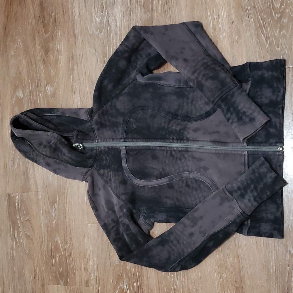 (8) lululemon athletica Classic Scuba Athleisure Studio Knit Cozy Activewear